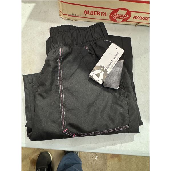 NWT Spirit of movement pants youth, size 10