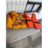 Image 1 : 2 life jackets