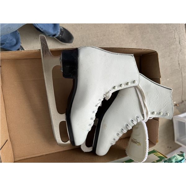 Figure skates size 9