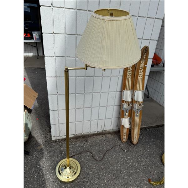 Floor lamp
