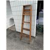 Image 1 : Wood ladder
