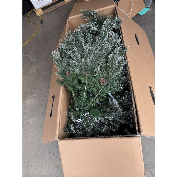 7.5 foot Christmas tree