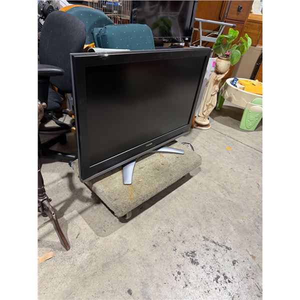 Toshiba 42 inch TV with remote
