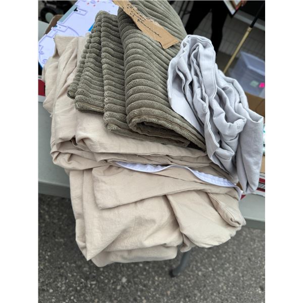 Queen, cover and pillowcase