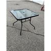 Image 1 : Patio table