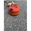 Image 1 : Old gas can