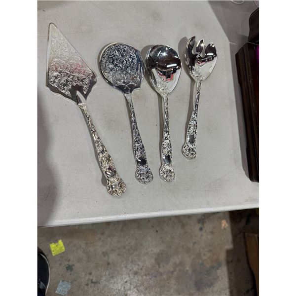 Serving utensils
