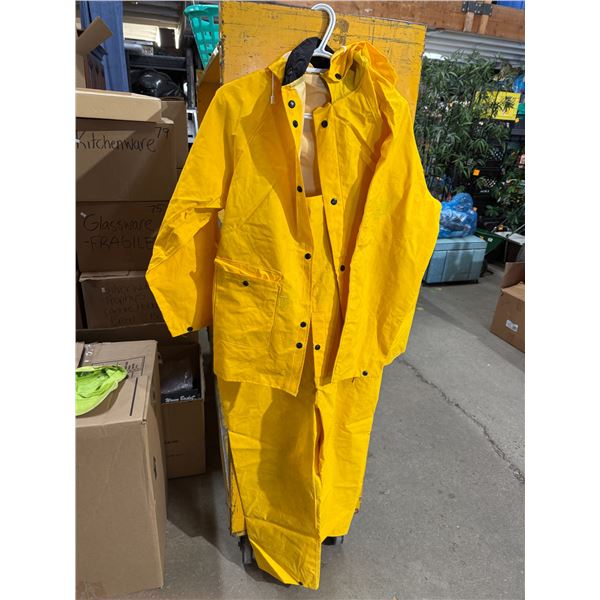 Rain coat and pants