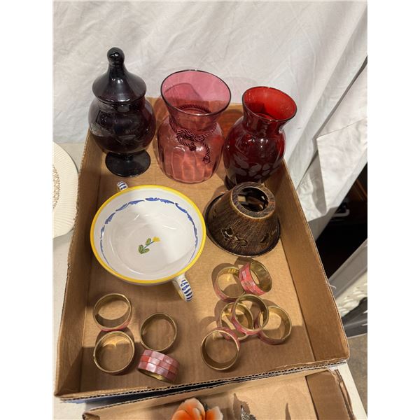 Napkin rings and vases