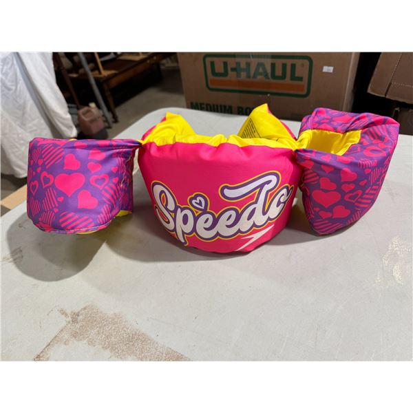 Speedo water, floatation item