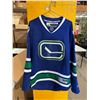 Image 1 : Canucks jersey medium