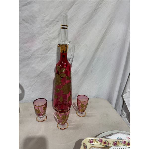 Decanter with three glasses