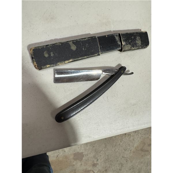 Straight blade razor