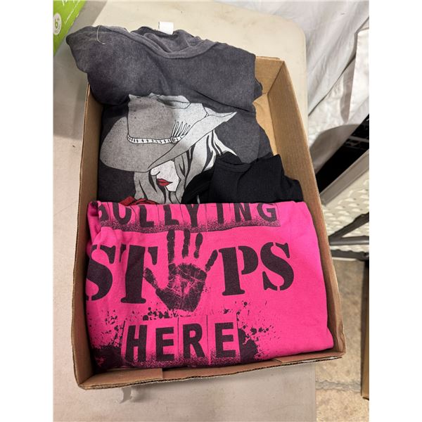 Ladies, large T-shirt