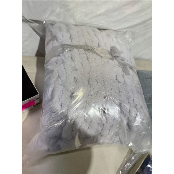 New, Jane Lee blanket