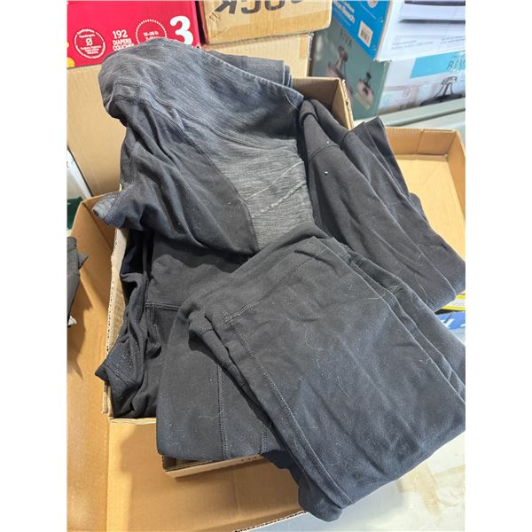 4 pair Lulu pants size 8, Ish