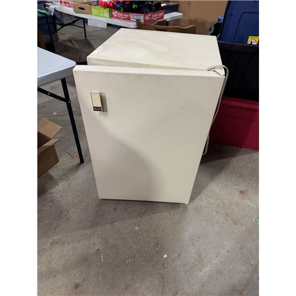 freezer apartment size