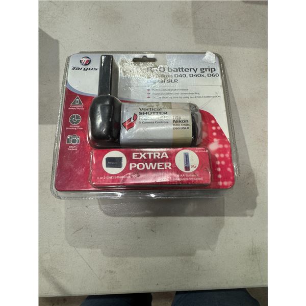 Pro battery grip for Nikon D 40, D 40 X, D6 digital SLR