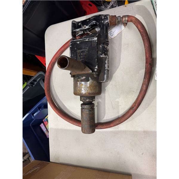 Heavy duty impact wrench