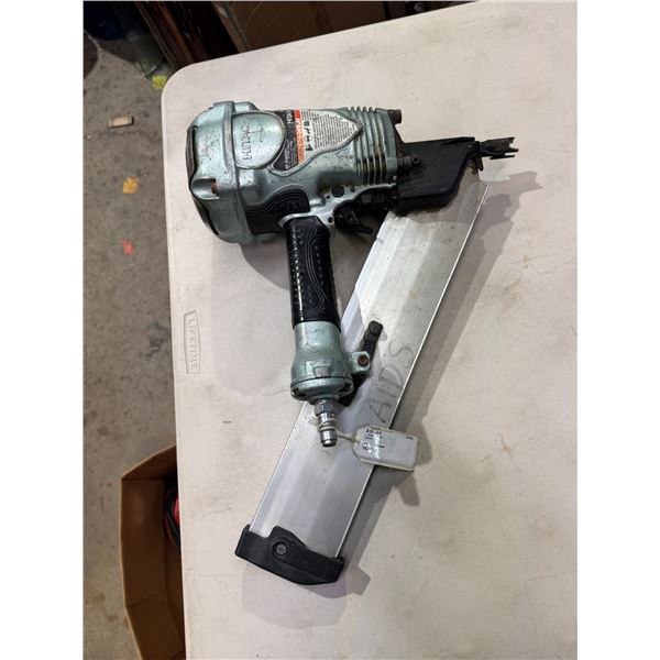 Hitachi 3 1/2 inch stripped nailer