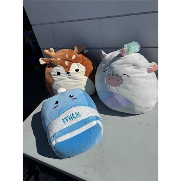 2 squish, mellows, and a milk stuffy