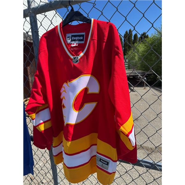 Calgary Flames jersey size large