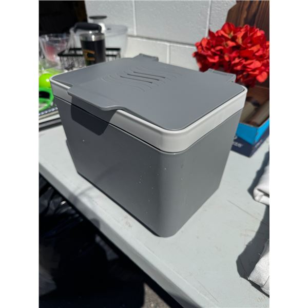 Glade compostable bin