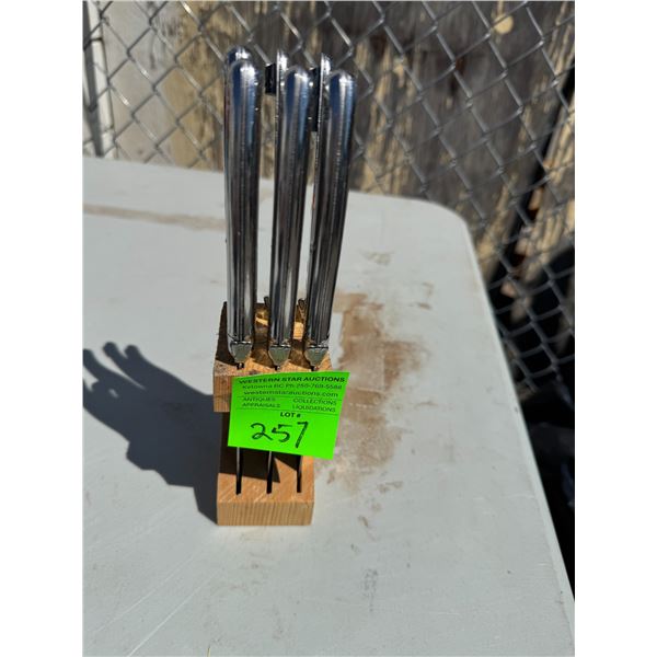 Laguiole  knives 4 good 2 broken