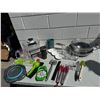 Image 1 : Kitchen items