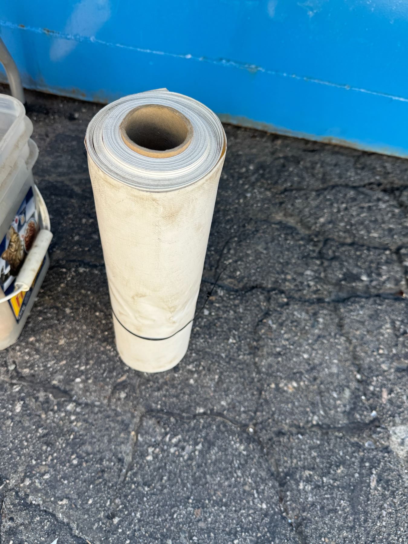 Roll of vinyl