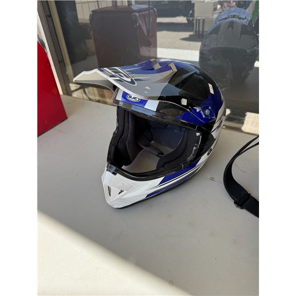 Helmet size small