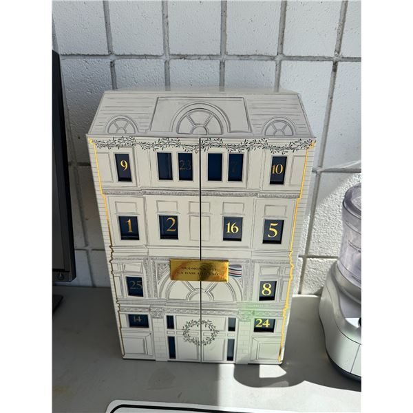 Hudson Bay gift pack no contents