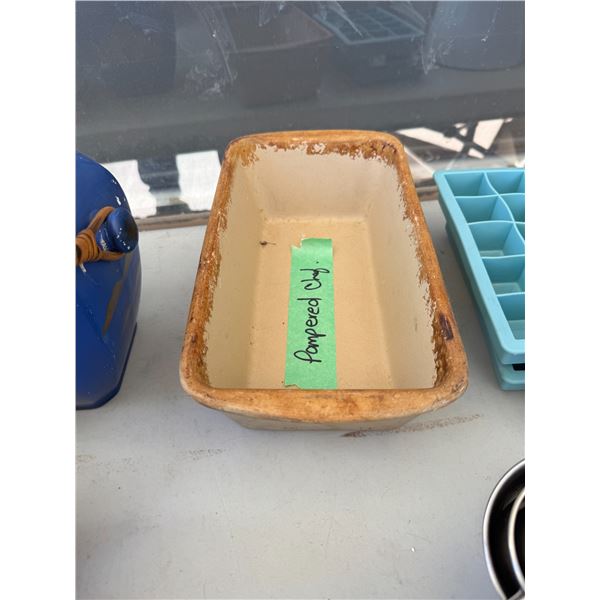 Pampered chef baking pan