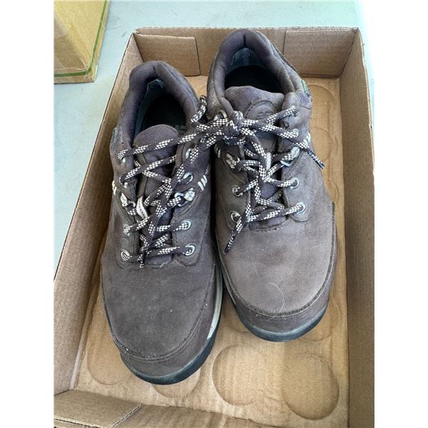 Gore-Tex shoes size 7.5