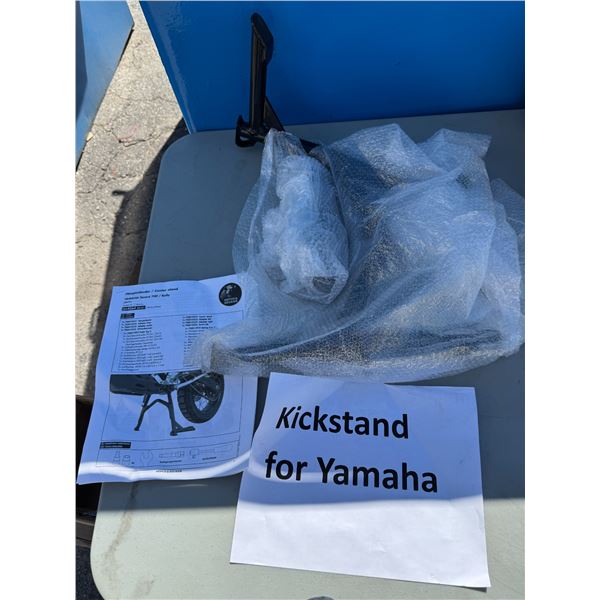 Yamaha kickstand