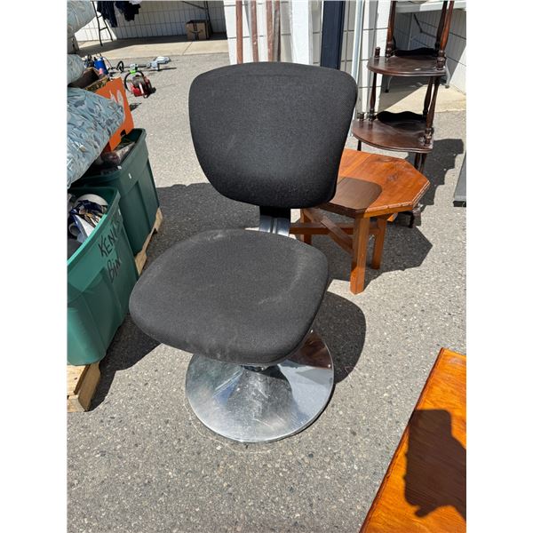 Swivel chair