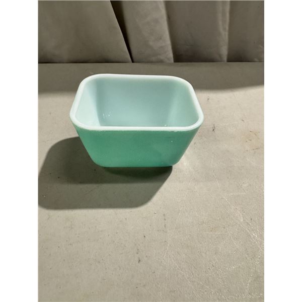 Vintage Pyrex bowl