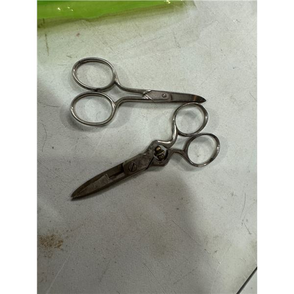 Small scissors