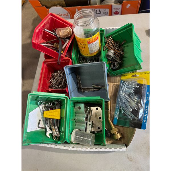 Assorted garage items