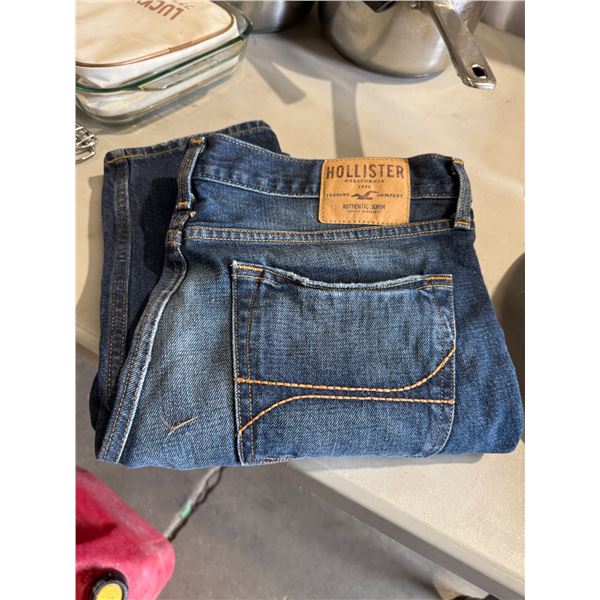 Hollister jeans size 36/32