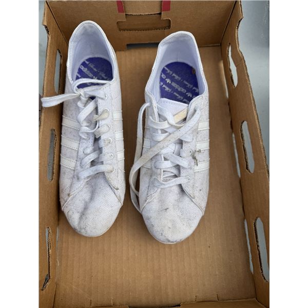 Adidas size 9 shoes