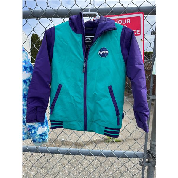 Burton snowboard jacket size, small youth