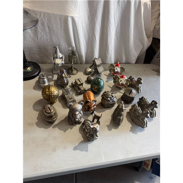 Lot of coin banks