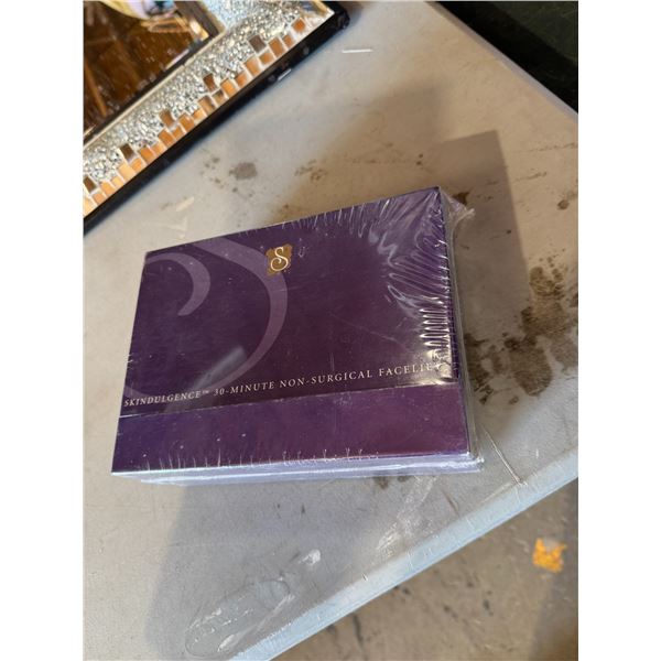 Indulgence 30 minute non-surgical facelift