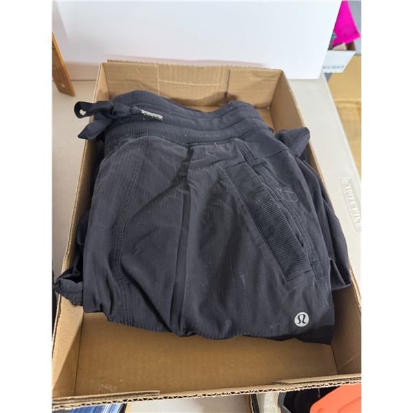 Lulu pants size not shown