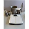 Image 1 : Bathroom accessories