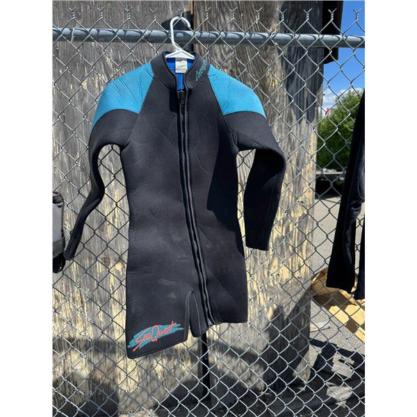 Wet suit size small
