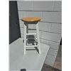 Image 1 : Stool