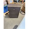 Image 1 : Laundry hamper