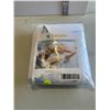 Image 1 : Waterproof incontinence pad